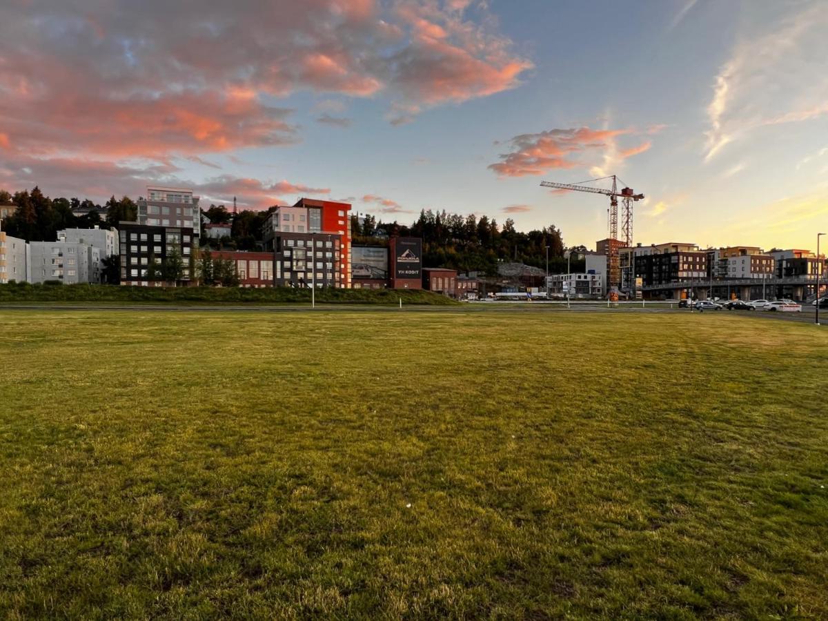 Uusi Upea Asunto Jaervinaekoealalla Ja Autohallilla Tampere Exterior foto